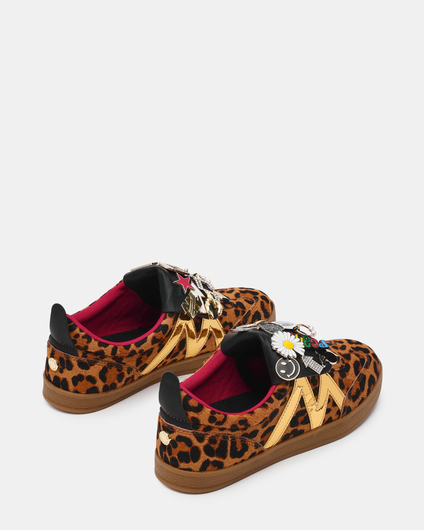 DIVULGE-L -VA 　バッジ付きローカットスニーカー　LE　(HEEL2.5)